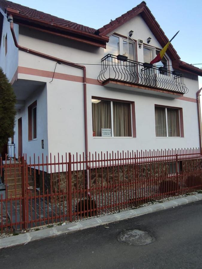 Vila Castelana Caciulata Luaran gambar