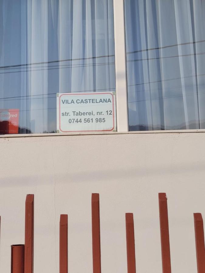 Vila Castelana Caciulata Luaran gambar
