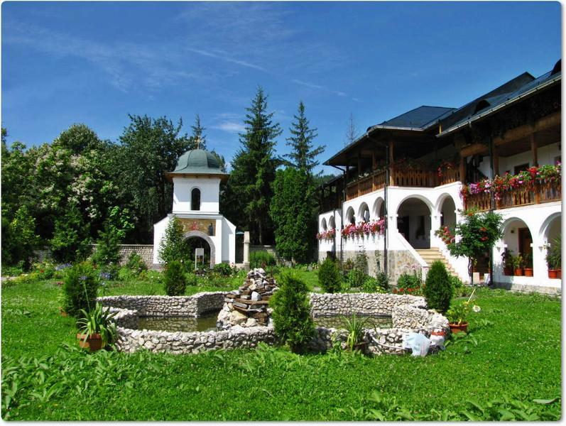 Vila Castelana Caciulata Luaran gambar