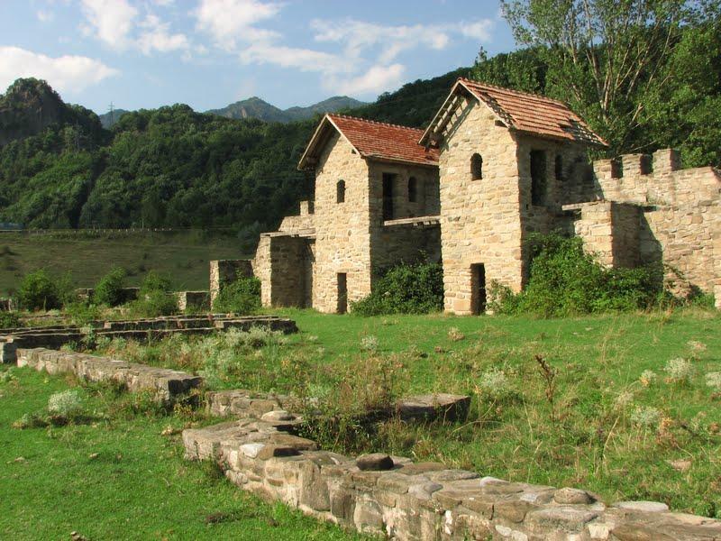 Vila Castelana Caciulata Luaran gambar